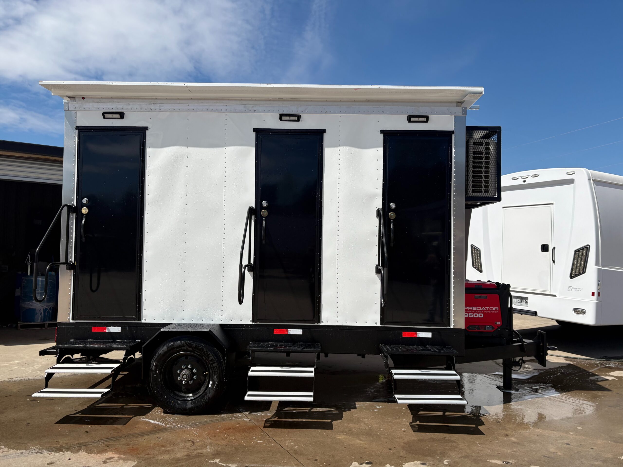 mobile-restrooms-exterior-2